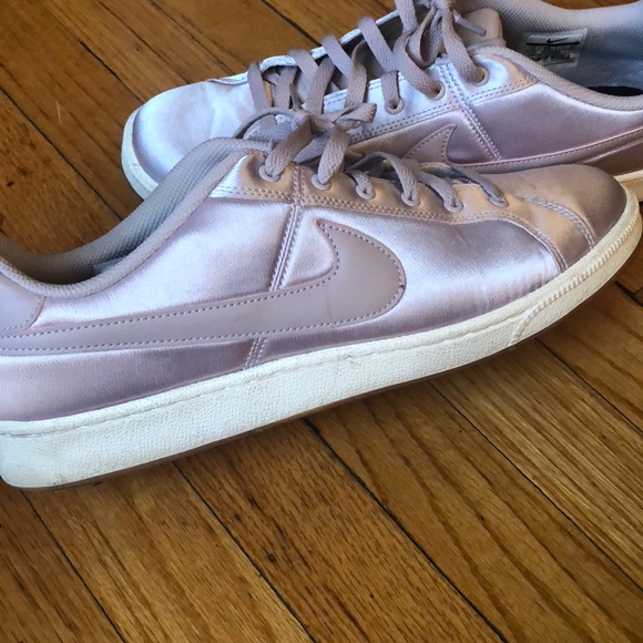 Pink Nike Shoes - Picture 2 of 7